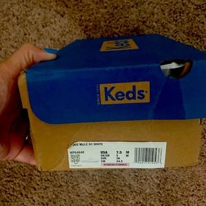 White Keds suze 7.5 brand New